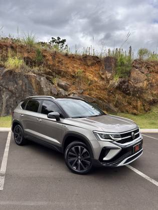 VOLKSWAGEN TAOS 1.4 250 TSI TOTAL FLEX HIGHLINE AUTOMÁTICO